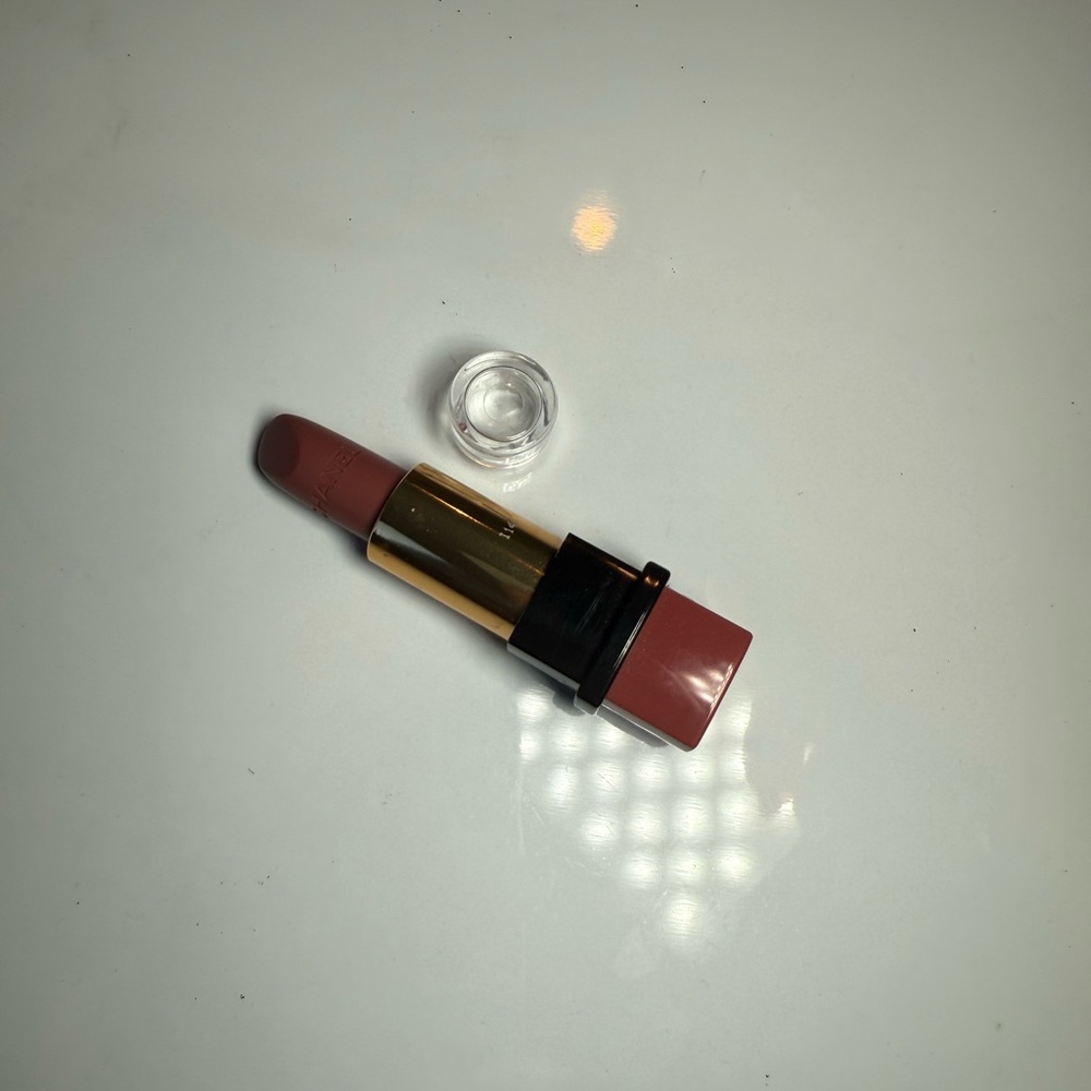 CHANEL Rouge Allure Lipstick #6 Silhouette